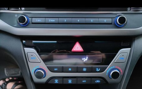 Hyundai Elantra VI рестайлинг, 2018 год, 1 380 000 рублей, 14 фотография