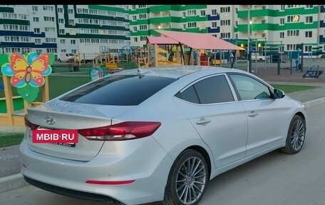 Hyundai Elantra VI рестайлинг, 2018 год, 1 380 000 рублей, 7 фотография