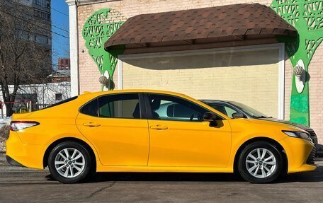 Toyota Camry, 2019 год, 1 690 000 рублей, 4 фотография