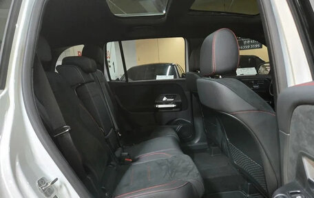 Mercedes-Benz GLB, 2024 год, 4 800 000 рублей, 12 фотография