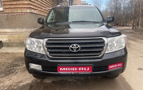Toyota Land Cruiser 200, 2011 год, 3 000 000 рублей, 1 фотография