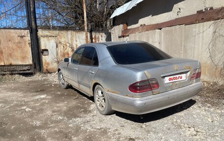 Mercedes-Benz E-Класс, 1999 год, 300 000 рублей, 2 фотография