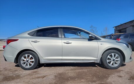 Hyundai Solaris II рестайлинг, 2018 год, 920 000 рублей, 7 фотография