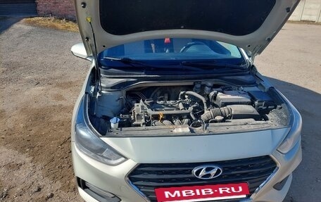 Hyundai Solaris II рестайлинг, 2018 год, 920 000 рублей, 3 фотография