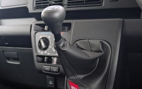 Daihatsu Hijet, 2023 год, 790 000 рублей, 13 фотография