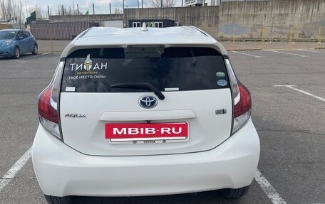 Toyota Aqua I, 2015 год, 950 000 рублей, 3 фотография