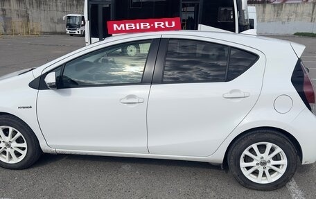 Toyota Aqua I, 2015 год, 950 000 рублей, 2 фотография