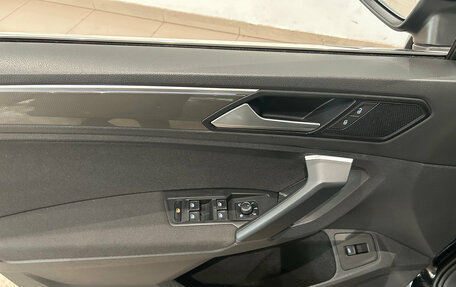 Volkswagen Tiguan II, 2019 год, 2 099 000 рублей, 16 фотография