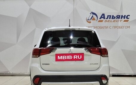 Mitsubishi Outlander III рестайлинг 3, 2016 год, 1 500 000 рублей, 4 фотография