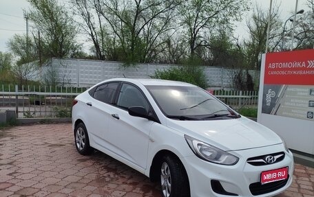 Hyundai Solaris II рестайлинг, 2013 год, 850 000 рублей, 1 фотография
