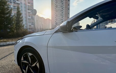 Hyundai Elantra, 2021 год, 2 120 000 рублей, 8 фотография