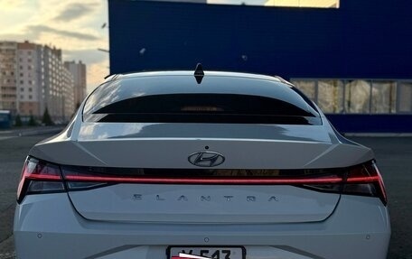 Hyundai Elantra, 2021 год, 2 120 000 рублей, 10 фотография