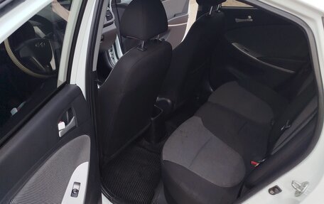 Hyundai Solaris II рестайлинг, 2013 год, 850 000 рублей, 9 фотография