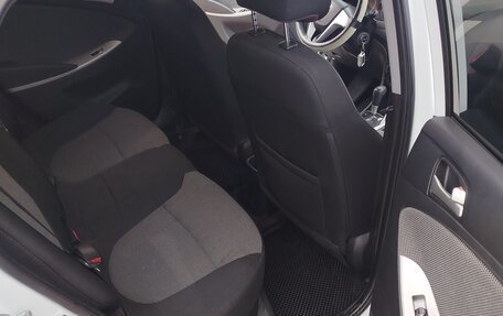 Hyundai Solaris II рестайлинг, 2013 год, 850 000 рублей, 12 фотография