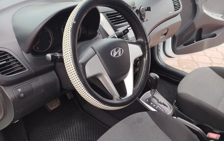 Hyundai Solaris II рестайлинг, 2013 год, 850 000 рублей, 10 фотография