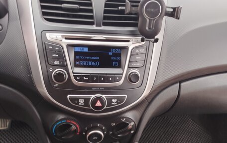 Hyundai Solaris II рестайлинг, 2013 год, 850 000 рублей, 16 фотография