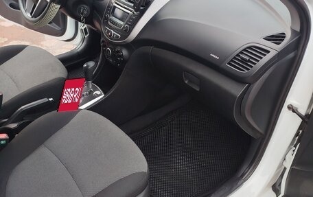 Hyundai Solaris II рестайлинг, 2013 год, 850 000 рублей, 11 фотография