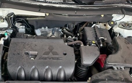 Mitsubishi Outlander III рестайлинг 3, 2022 год, 2 780 000 рублей, 4 фотография