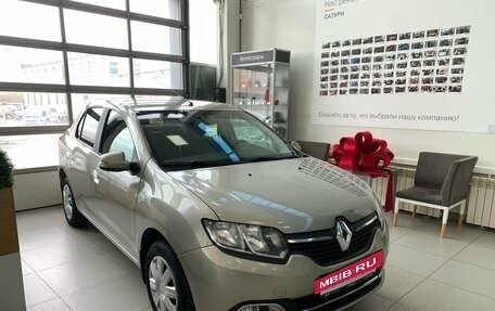 Renault Logan II, 2017 год, 640 000 рублей, 4 фотография