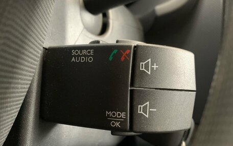 Renault Logan II, 2017 год, 640 000 рублей, 27 фотография