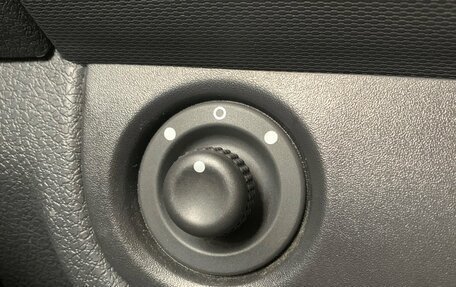 Renault Logan II, 2017 год, 640 000 рублей, 24 фотография