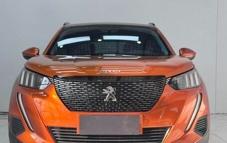Peugeot 2008 II, 2022 год, 1 590 000 рублей, 2 фотография