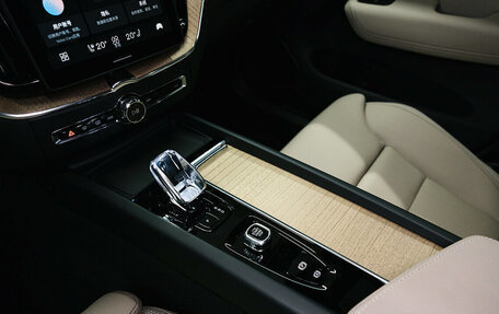 Volvo XC60 II, 2025 год, 5 950 000 рублей, 25 фотография