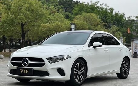 Mercedes-Benz A-Класс, 2022 год, 1 960 000 рублей, 1 фотография