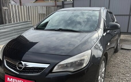 Opel Astra J, 2011 год, 680 000 рублей, 1 фотография