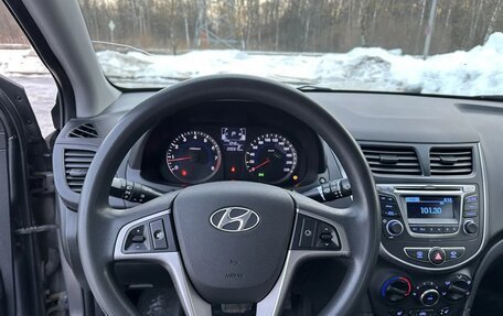 Hyundai Solaris II рестайлинг, 2016 год, 750 000 рублей, 22 фотография