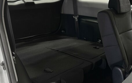 Toyota Wish II, 2009 год, 1 297 000 рублей, 13 фотография