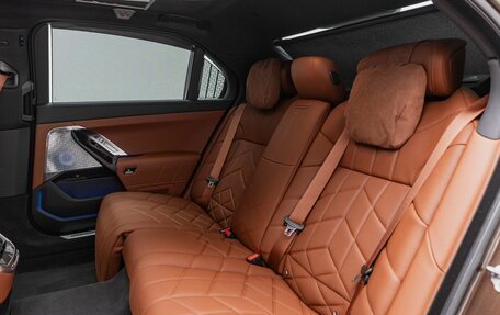 BMW 7 серия, 2025 год, 21 000 000 рублей, 36 фотография