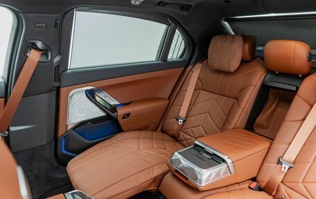 BMW 7 серия, 2025 год, 21 000 000 рублей, 37 фотография