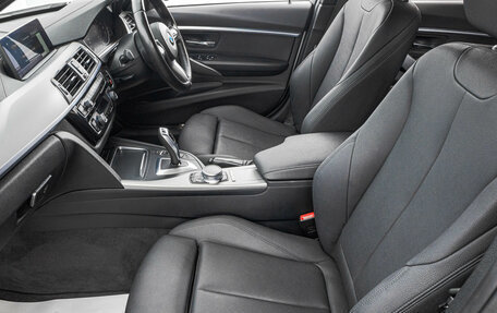 BMW 3 серия, 2017 год, 2 049 000 рублей, 27 фотография