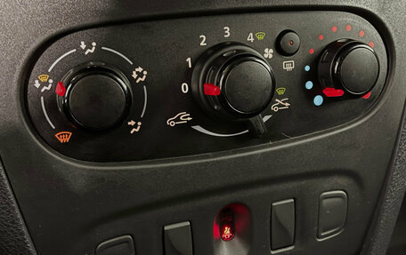 Renault Logan II, 2019 год, 1 150 000 рублей, 16 фотография