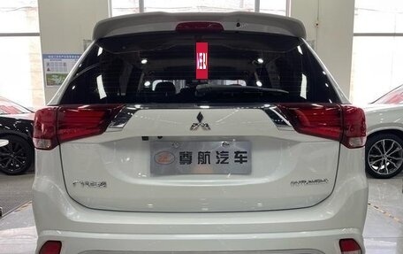 Mitsubishi Outlander III рестайлинг 3, 2022 год, 2 059 000 рублей, 5 фотография