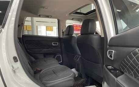 Mitsubishi Outlander III рестайлинг 3, 2022 год, 2 059 000 рублей, 16 фотография