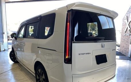 Honda Stepwgn, 2023 год, 2 548 000 рублей, 4 фотография