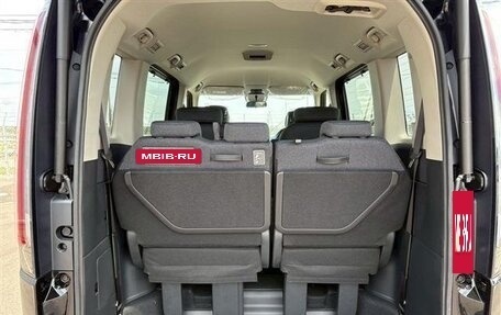 Honda Stepwgn, 2023 год, 16 фотография