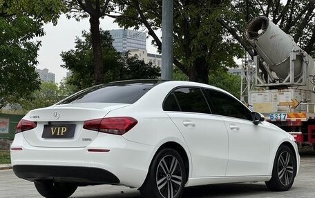 Mercedes-Benz A-Класс, 2022 год, 1 960 000 рублей, 5 фотография