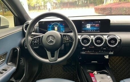Mercedes-Benz A-Класс, 2022 год, 1 960 000 рублей, 17 фотография