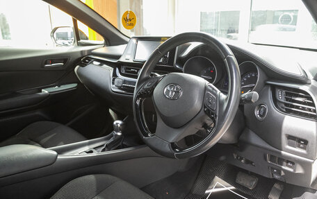 Toyota C-HR I рестайлинг, 2019 год, 1 759 000 рублей, 16 фотография