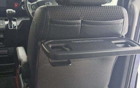 Honda Stepwgn IV, 2016 год, 2 050 000 рублей, 4 фотография