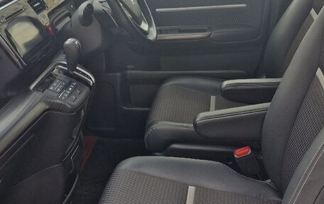 Honda Stepwgn IV, 2016 год, 2 050 000 рублей, 31 фотография