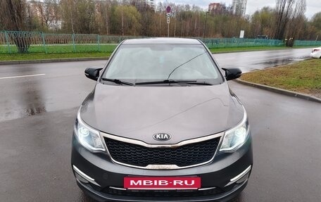 KIA Rio III рестайлинг, 2017 год, 890 000 рублей, 2 фотография
