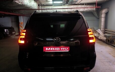 Toyota Land Cruiser Prado 150 рестайлинг 2, 2020 год, 7 400 000 рублей, 12 фотография