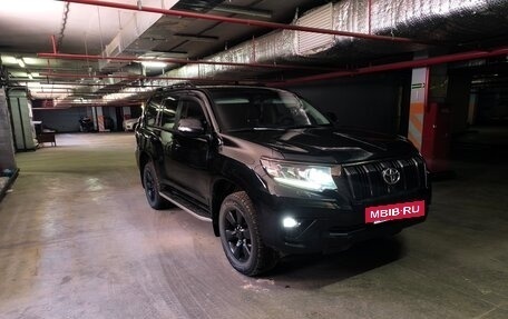 Toyota Land Cruiser Prado 150 рестайлинг 2, 2020 год, 7 400 000 рублей, 4 фотография
