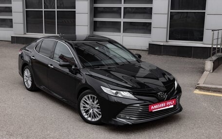 Toyota Camry, 2019 год, 2 990 000 рублей, 6 фотография