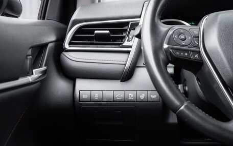 Toyota Camry, 2019 год, 2 990 000 рублей, 28 фотография