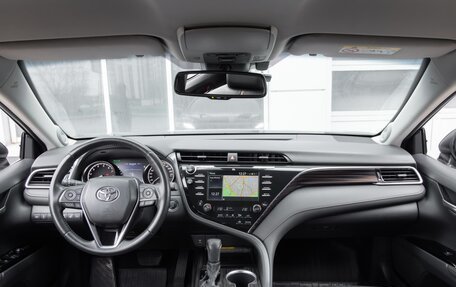 Toyota Camry, 2019 год, 2 990 000 рублей, 26 фотография